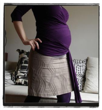 Maternity mini-skirt